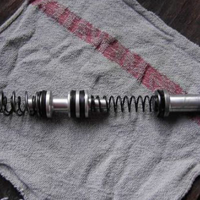 Überholung eines Hauptbremszylinders Mercedes 600