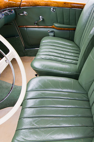 Ledersitze Oldtimer Grün